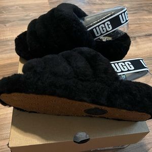 Ugg Fluff yeahs black size 9 Brand New!